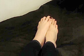 Must See Feet - Ashlyn's Super Long Toes