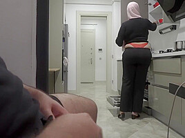My Big Ass Stepmom Caught Me Jerking Off While Watching Her