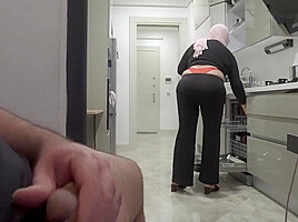 My Big Ass Stepmom Caught Me Jerking Off While Watching Her