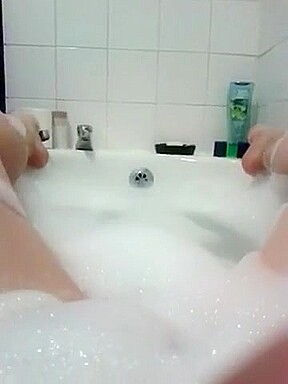 My bbw slut in bath fancied a play
