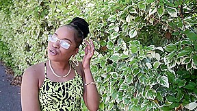 Nathou, 23, is doing some crazy things!