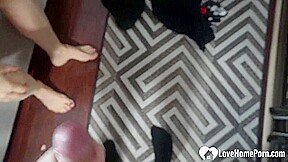 Naughty girlfriend can't stop sucking me off