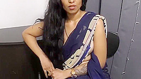 Office Bali Madem Ne Jabardasti Apna Moot Pila Diya Hindi Me