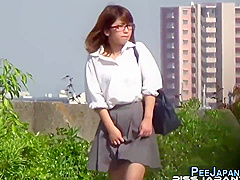 Oriental Skank Caught Pee