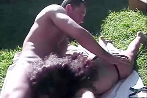 Outdoor fuck with tiny shemale