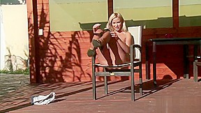 Outdoor pussy play