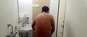 Oyo Jakr Nhate Wqt Bathroom Me House Keeping Wali Ko Choda