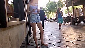 PRECIOSA Y FUMADORA