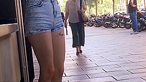 PRECIOSA Y FUMADORA