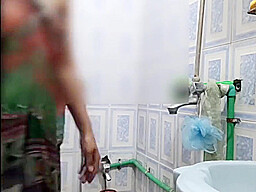 Pakistani Bhabhi Bathing Shower Navi Cleaning
