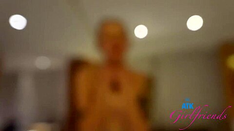 Paris White In After Paris Get Off In The Bath She Wants Your Cum