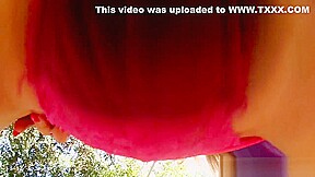 Peeing Babe Gets Oral Sex