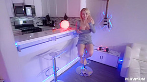 PervMom - Alix Lynx - Prime Cut