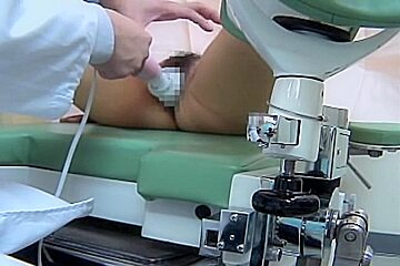 Petite babe getting an orgasm at a gynecologist exam