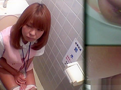 Pissing japanese babes