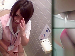 Pissing japanese babes
