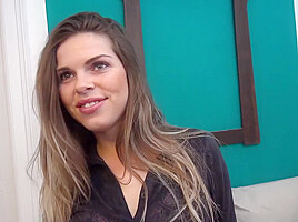 Pizza Time With Sarah Smith - HeavyOnHotties