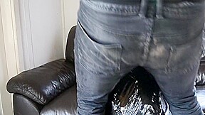 Plastic Bondage Gasmasked Girl