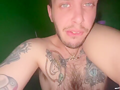 Pretty White Boy Puts It Down
