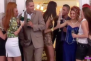 Pussy Mansion 26 Min