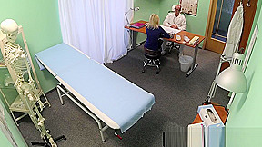 Real euro patient squirting while fingered