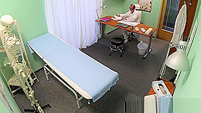 Real euro patient squirting while fingered