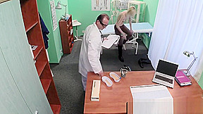 Real euro patient squirting while fingered