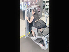 Risky Quick Blowjob In The After Gym