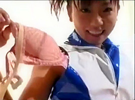 Saki Ninomiya shy video