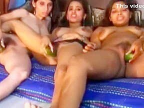 Sexy Bollywood&rsquo s favourite Step sister Kareena Kapoor and Karisma Kapoor fucks her Step brother