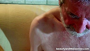 Sexy teen 18+ Daisy suck Jean's old dick
