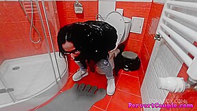 She washes my cock and then she takes deep in her throat and in her other holes - PissVids