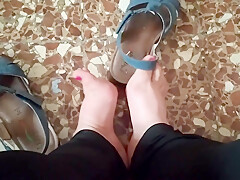 Shoeplay Dangling And Footjob Simulation! With Dirty Talking!