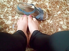 Shoeplay Dangling And Footjob Simulation! With Dirty Talking!