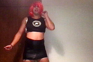 Sissy Dancing is back! - Watch the Tempo