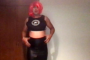 Sissy Dancing is back! - Watch the Tempo