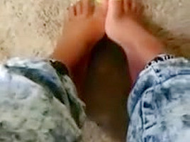 Some ole feet play