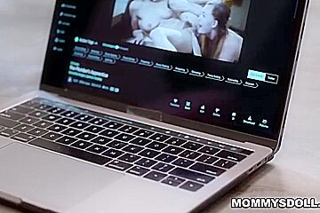 Sophia Burns And Dee Williams - Dee And Sophia Continue To Masturbate