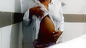 Sri Lankan - Bathroom Bath Fun