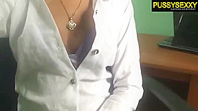 Sri Lankan - Office Sexඔෆිස් කෙල්ල හීනියට තන් දෙකයි කිම්බයි කොල්ලට පෙන්නපු එක