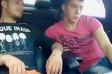 Str8 friends jerking together on cam