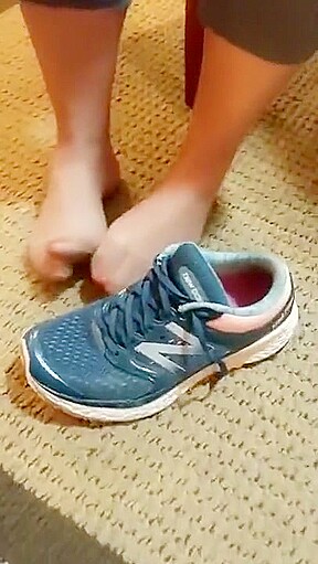 Sweaty Pantyhose Toes Soles After Working Out