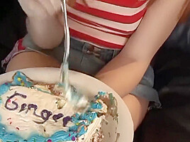 Teen Hat Zum 18 Geburtstag Ein Dreier Mit Dem Stiefbruder Bekommen