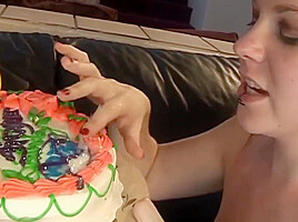 Teen Hat Zum 18 Geburtstag Ein Dreier Mit Dem Stiefbruder Bekommen