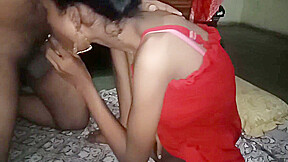 Tina Bhabi Ne Aaj Apne Pati Ke Dost Ko Ghar Bula Kar Uake Sat Khub Masti Ki Or Uska Lund Bhi Chusa