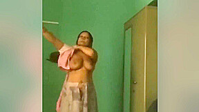 Today Exclusive- Aunty Wearing Cloths