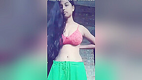 Today Exclusive- Cute Bangla Girl Showing Boobs