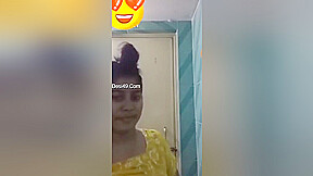 Today Exclusive- Cute Bangla Girl Showing Her Boobs