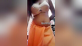Today Exclusive- Lanakn Girl Showing Her Nude Boby