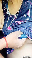Today Exclusive- Sexy Desi Girl Blowjob And Boob Pressing In Car